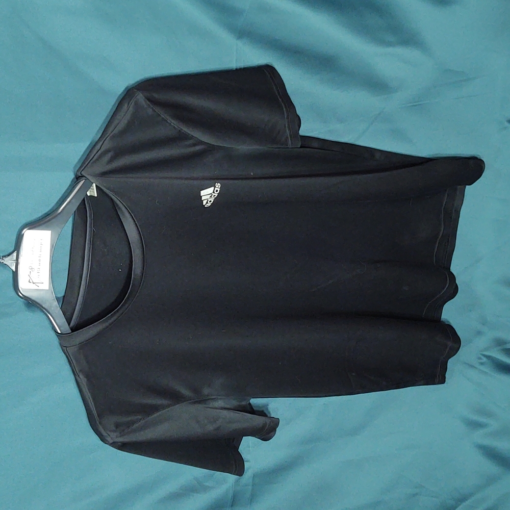 Adidas athletic short sleeve t-shirt